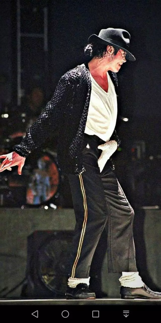 MJ / MICHAEL JACKSON BILLIE JEAN》 | Michael jackson costume, Billie jean  michael jackson, Michael jackson dance